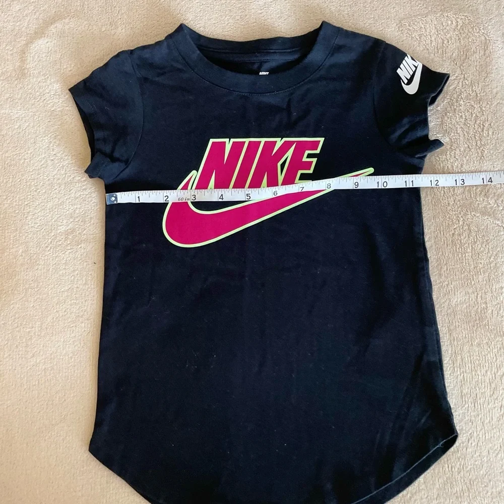 Nike Toddler Logo T-Shirt - Size 4T - Picture 6 of 11